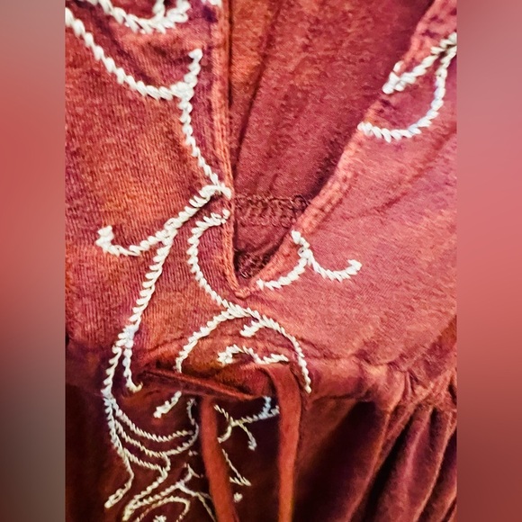 NWOT Small POL Elegant Embroidered Burgundy Dress - Picture 11 of 11